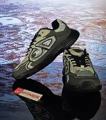 Dior Sneakers B22